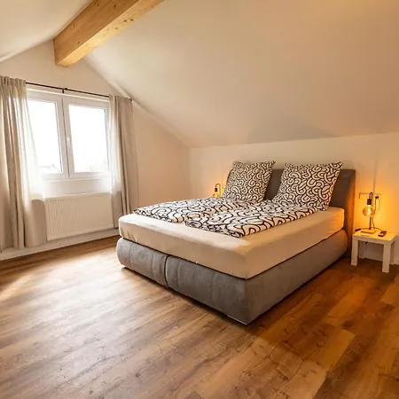 Nigra Marbach 度假居 *